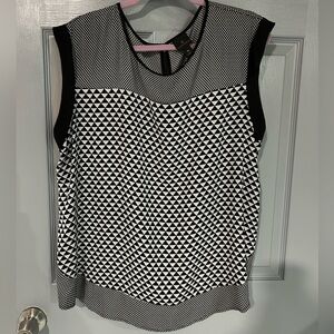 Worthington - Black and White sleeveless blouse - great conditon, xl